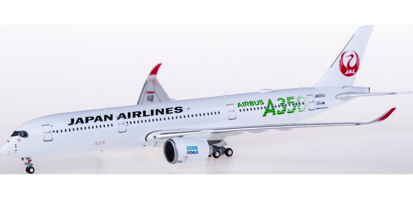 1:400 JC Wings EW4359003 Japan Airlines Airbus A350-900XWB JA03XJ Free Tractor+Stand