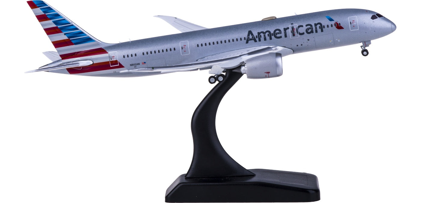 1:400 Geminijets GJAAL1867 American Airlines Boeing 787-8 N802AN Free Tractor+Stand