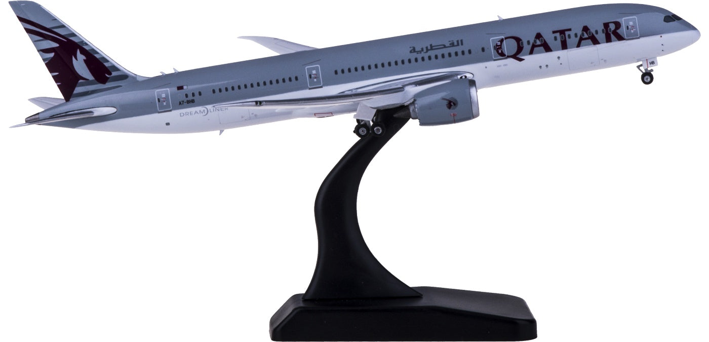 1:400 Phoenix PH11613 Qatar Airways Boeing 787-9 A7-BHB Free Tractor+Stand