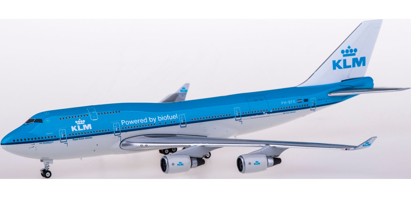 1:400 Phoenix PH11622 KLM Boeing 747-400 PH-BFK Free Tractor+Stand