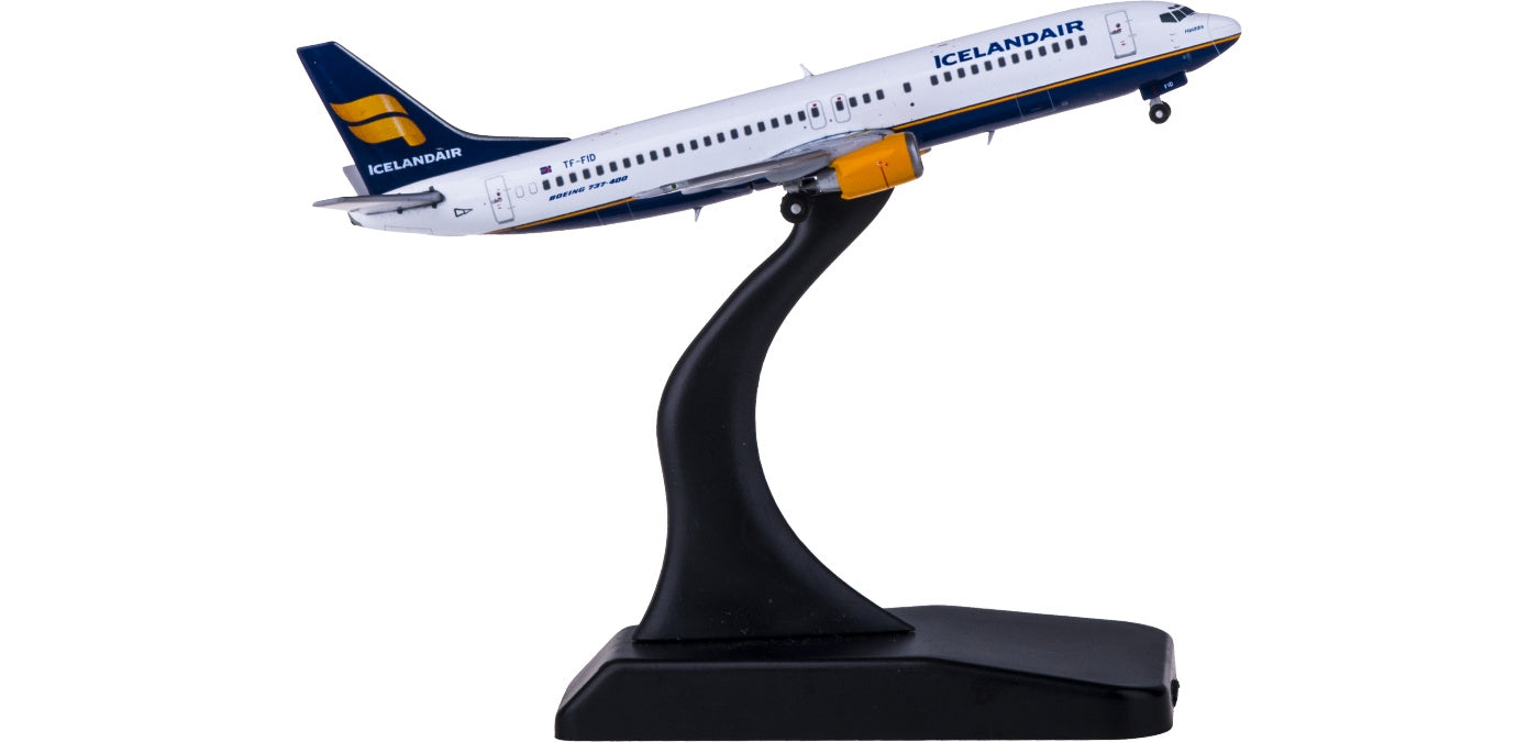 1:400 JC Wings XX4238 Icelandair Boeing 737-400 TF-FID Free Tractor+Stand