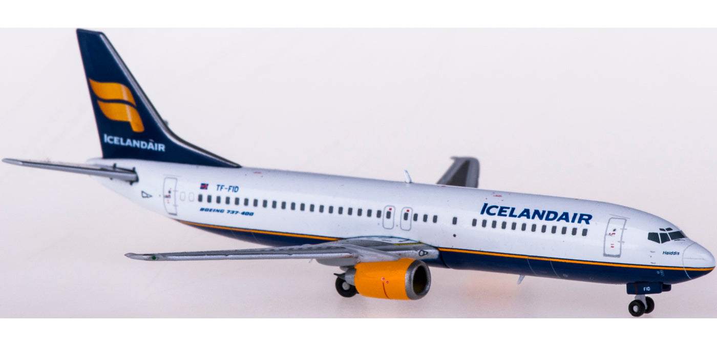 1:400 JC Wings XX4238 Icelandair Boeing 737-400 TF-FID Free Tractor+Stand