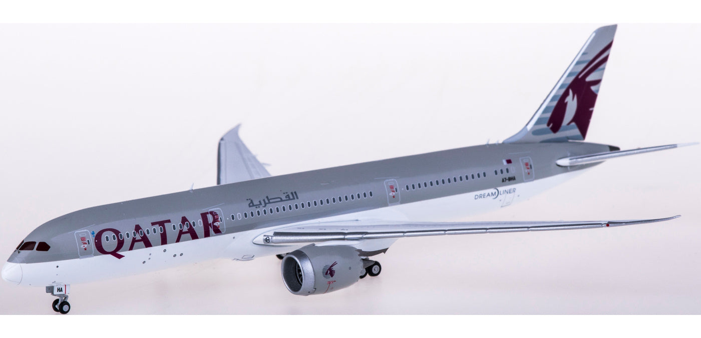 1:400 Geminijets GJQTR1915 Qatar Airways Boeing 787-9 A7-BHA Free Tractor+Stand