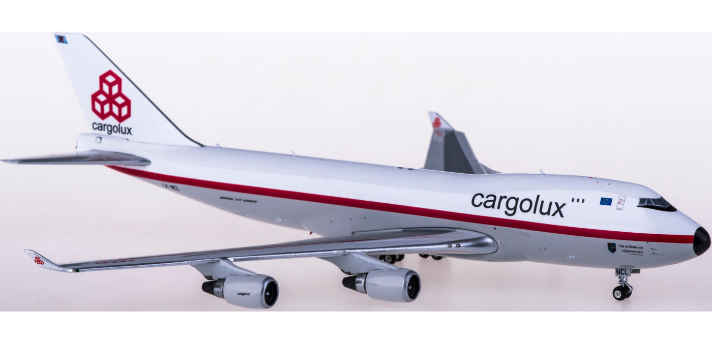 1:400 Phoenix PH11637 Cargolux Cargo Boeing 747-400F LX-NCL Free Tractor+Stand