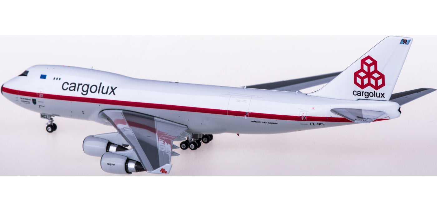 1:400 Phoenix PH11637 Cargolux Cargo Boeing 747-400F LX-NCL Free Tractor+Stand