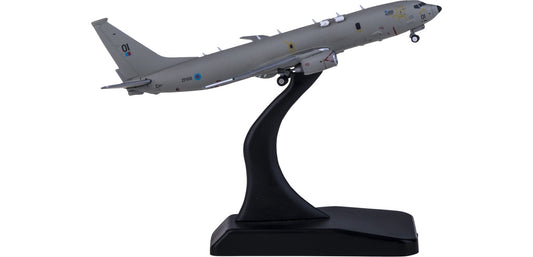 1:400 Geminijets GMRAF100 RAF Royal Air Force Boeing P-8A ZP801+Free Stand