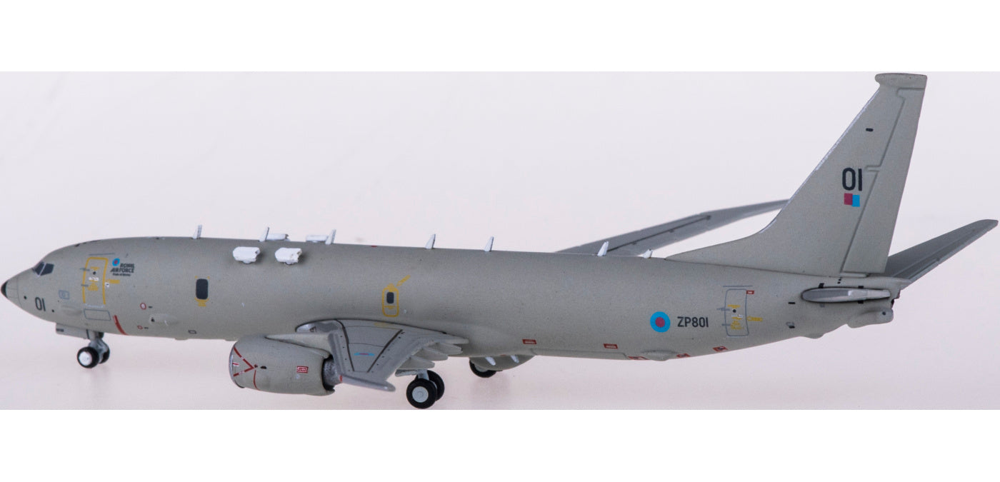 1:400 Geminijets GMRAF100 RAF Royal Air Force Boeing P-8A ZP801+Free Stand