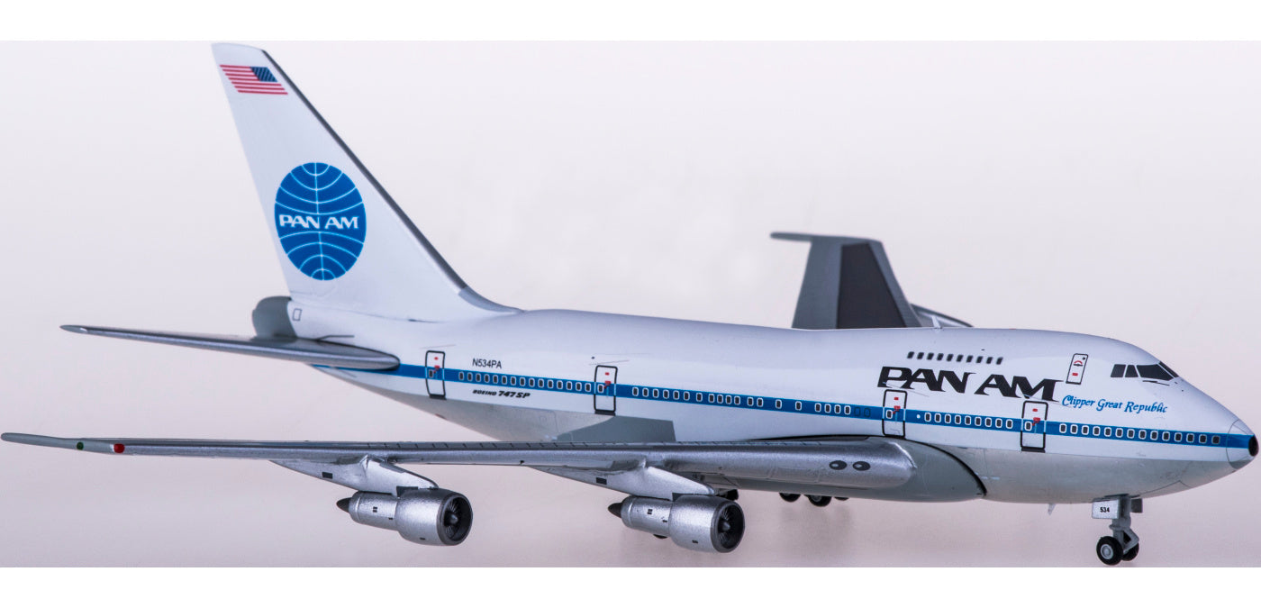 1:400 JC Wings EW474S001 Pan Am  Boeing 747SP N534PA Clipper Great Republic Free Tractor+Stand