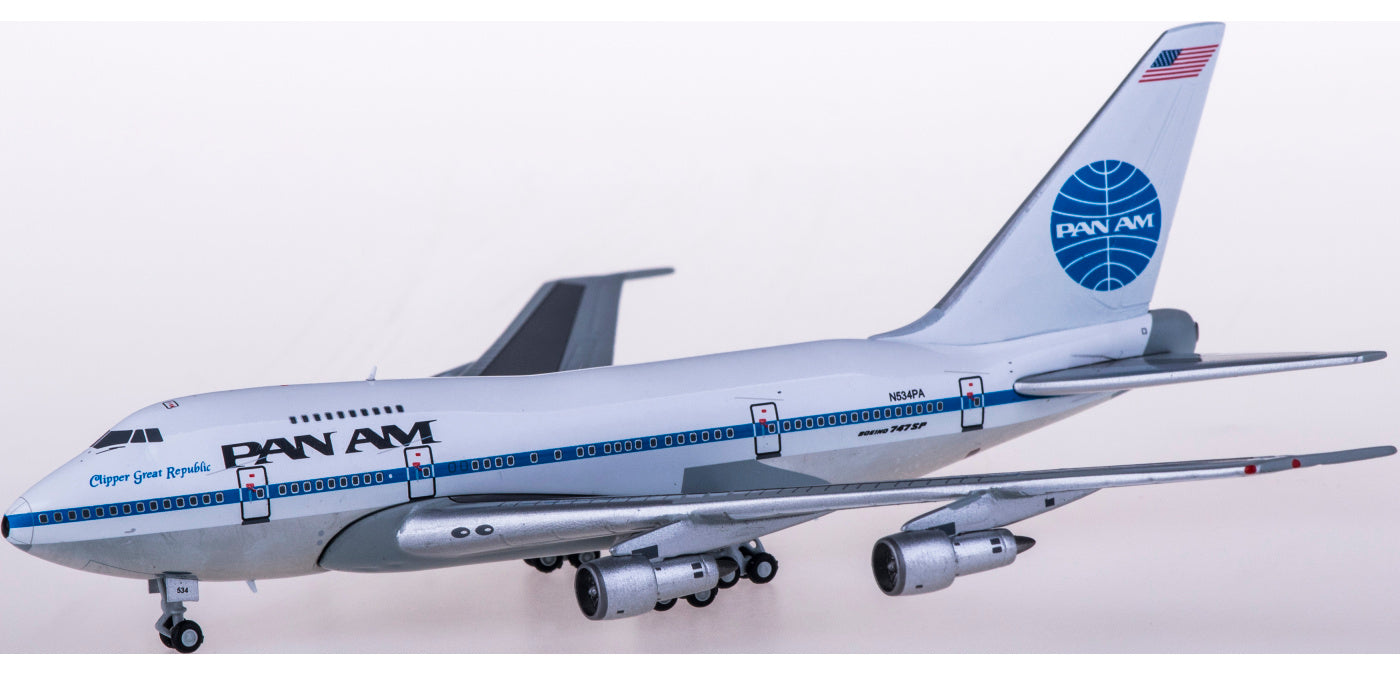 1:400 JC Wings EW474S001 Pan Am  Boeing 747SP N534PA Clipper Great Republic Free Tractor+Stand