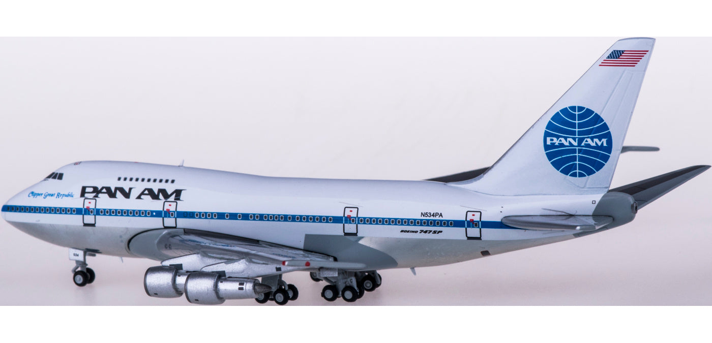 1:400 JC Wings EW474S001 Pan Am  Boeing 747SP N534PA Clipper Great Republic Free Tractor+Stand