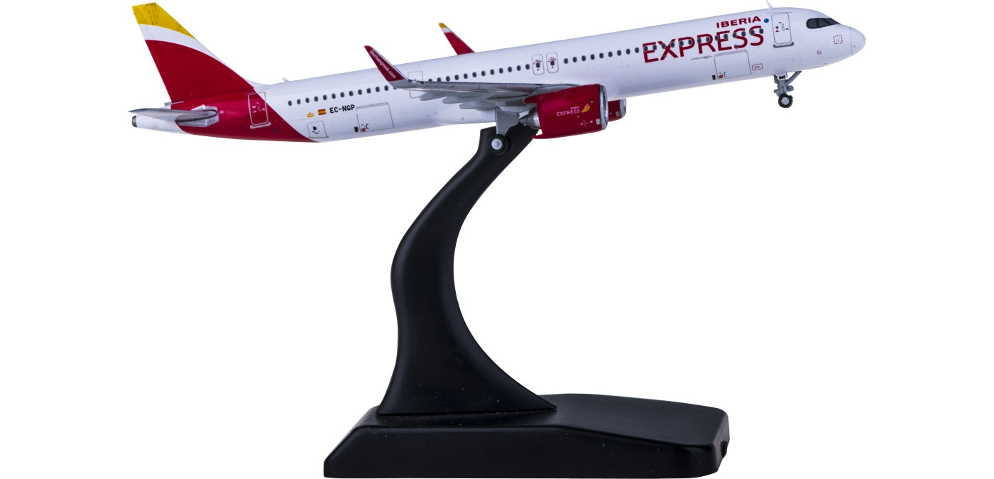 (Rare)1:400 Geminijets GJIBE1945 Iberia Express Airbus A321neo EC-NGP Free Tractor+Stand