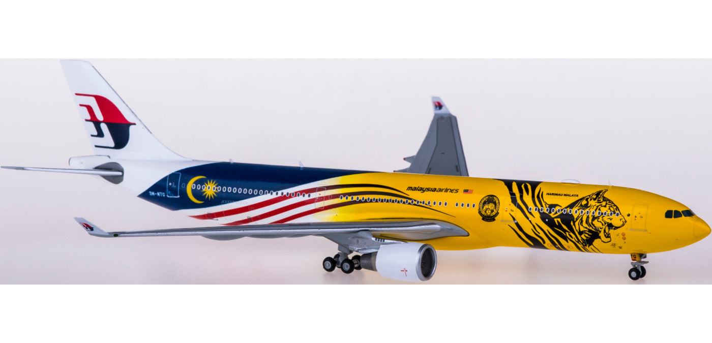 1:400 JC Wings XX4483 Malaysia Airlines Airbus A330-300 9M-MTG "Tiger"Free Tractor+Stand