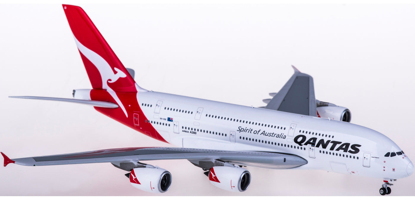 1:400 Phoenix PH04354 Qantas Airways Airbus A380 VH-OQI Free Tractor+Stand