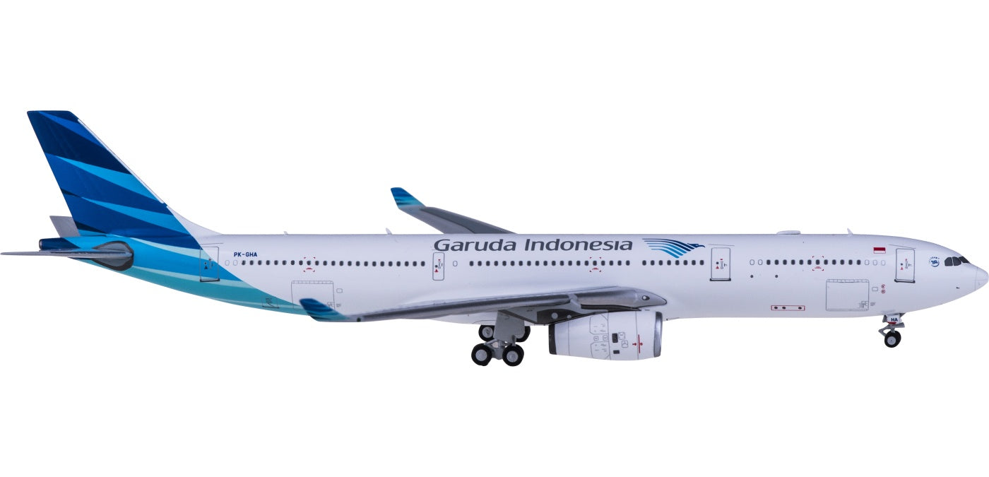 1:400 NG Models NG62018 Garuda Indonesia Airbus A330-300 PK-GHA+Free Tractor
