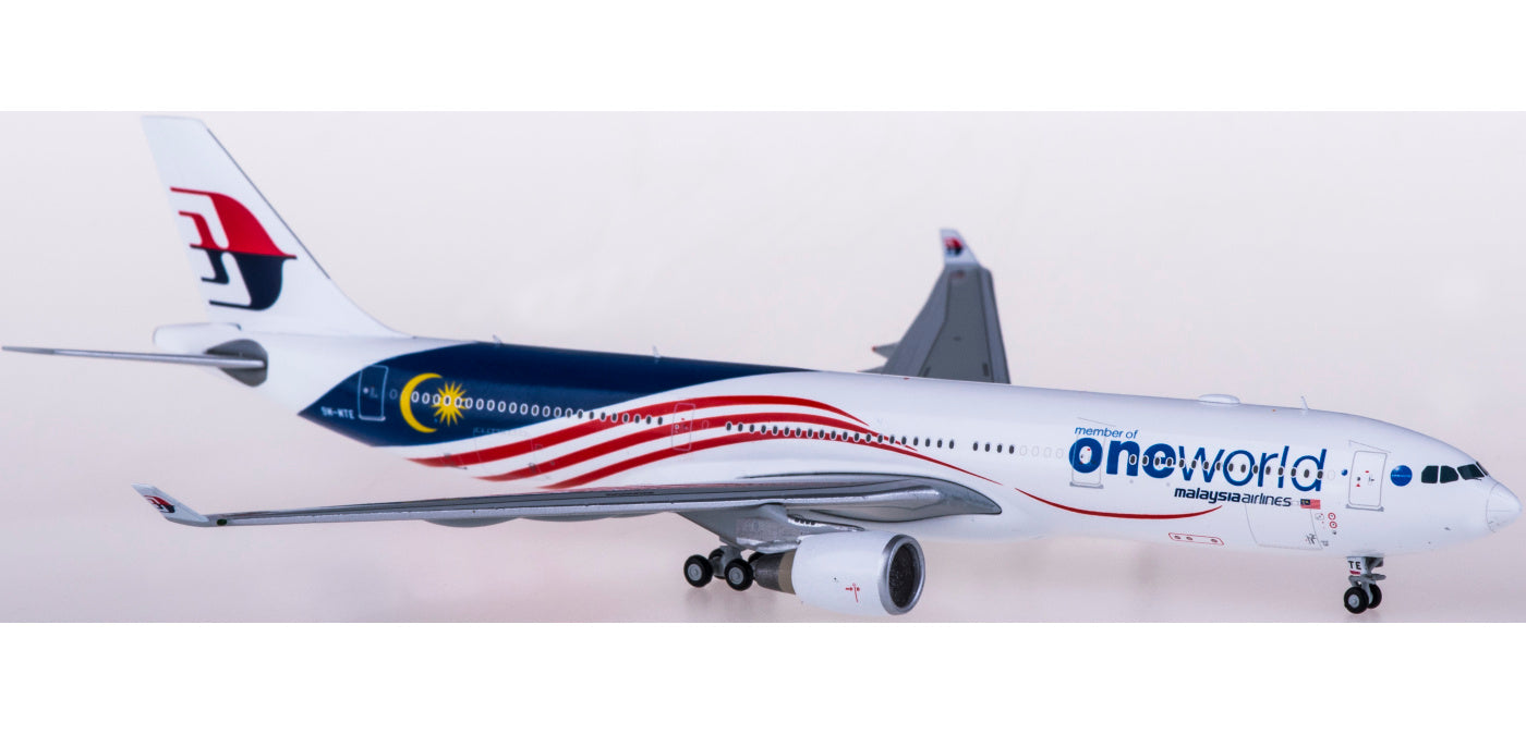 1:400 JC Wings XX4481 Malaysia Airlines Airbus A330-300 9M-MTE "ONE WORLD" Free Tractor+Stand
