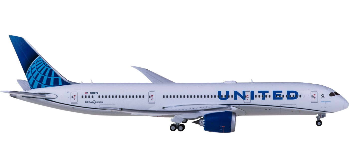 1:400 Geminijets GJUAL1795 United Airlines Boeing 787-9 N24976+Free Tractor