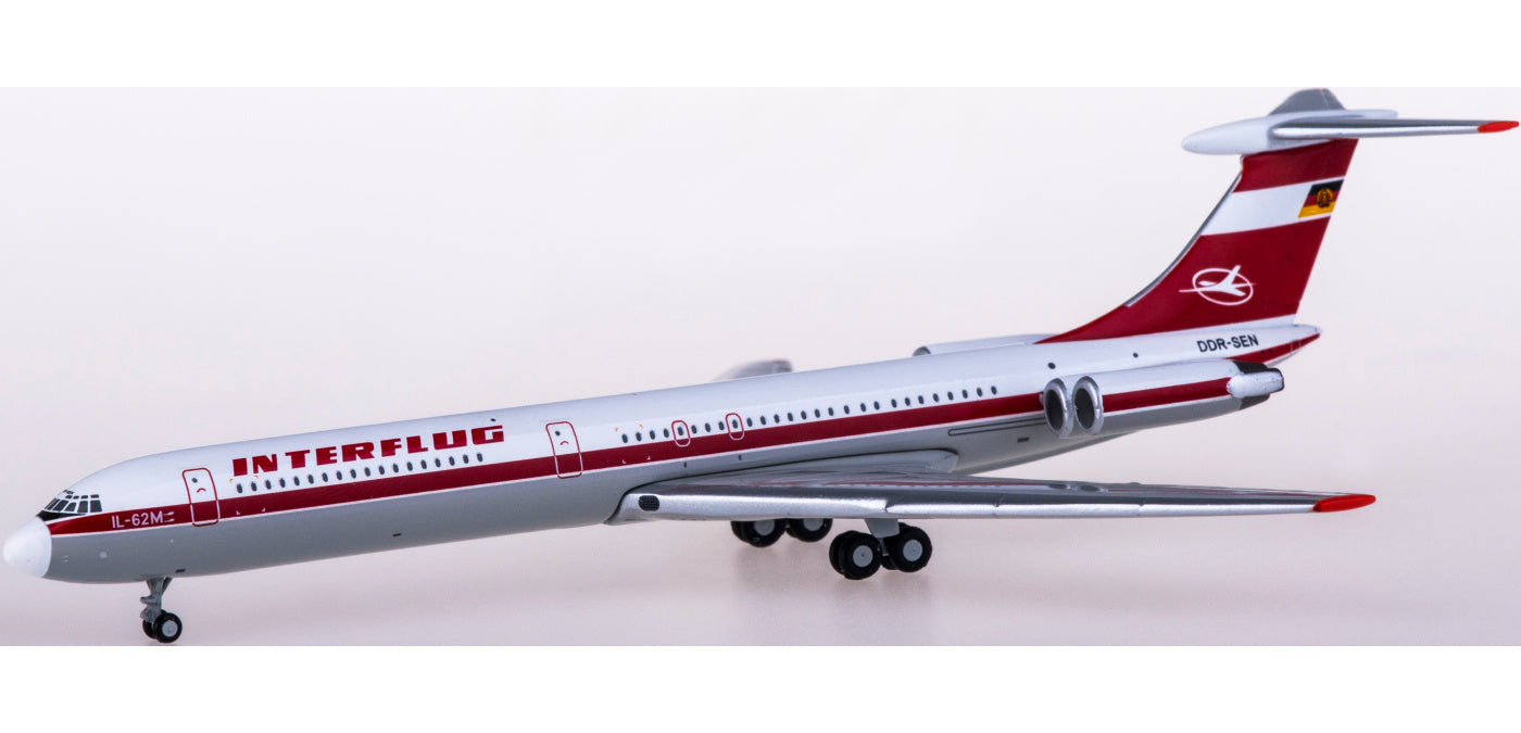 1:400 Geminijets GJIFL1801 Interflug Ilyushin IL-62M DDR-SEN+Free Tractor