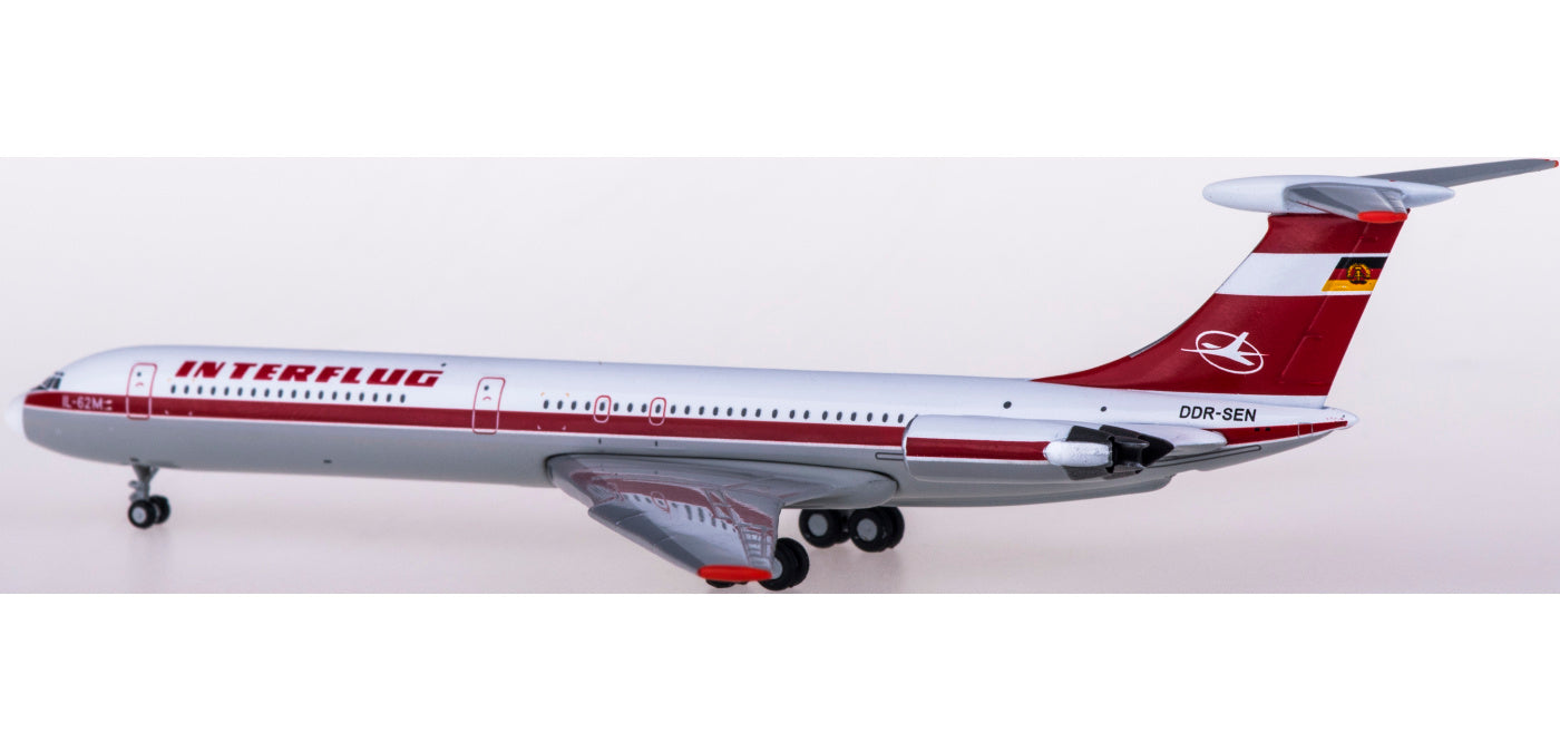 1:400 Geminijets GJIFL1801 Interflug Ilyushin IL-62M DDR-SEN+Free Tractor