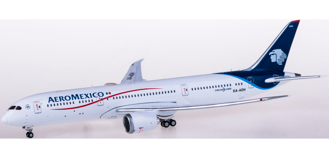 1:400 Geminijets GJAMX1964 Aeroméxico Boeing 787-9 XA-ADH+Free Tractor