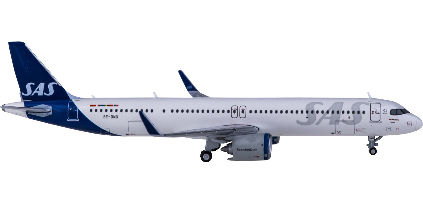 1:400 Geminijets GJSAS1944 SAS Airbus A321neo SE-DMO+Free Tractor