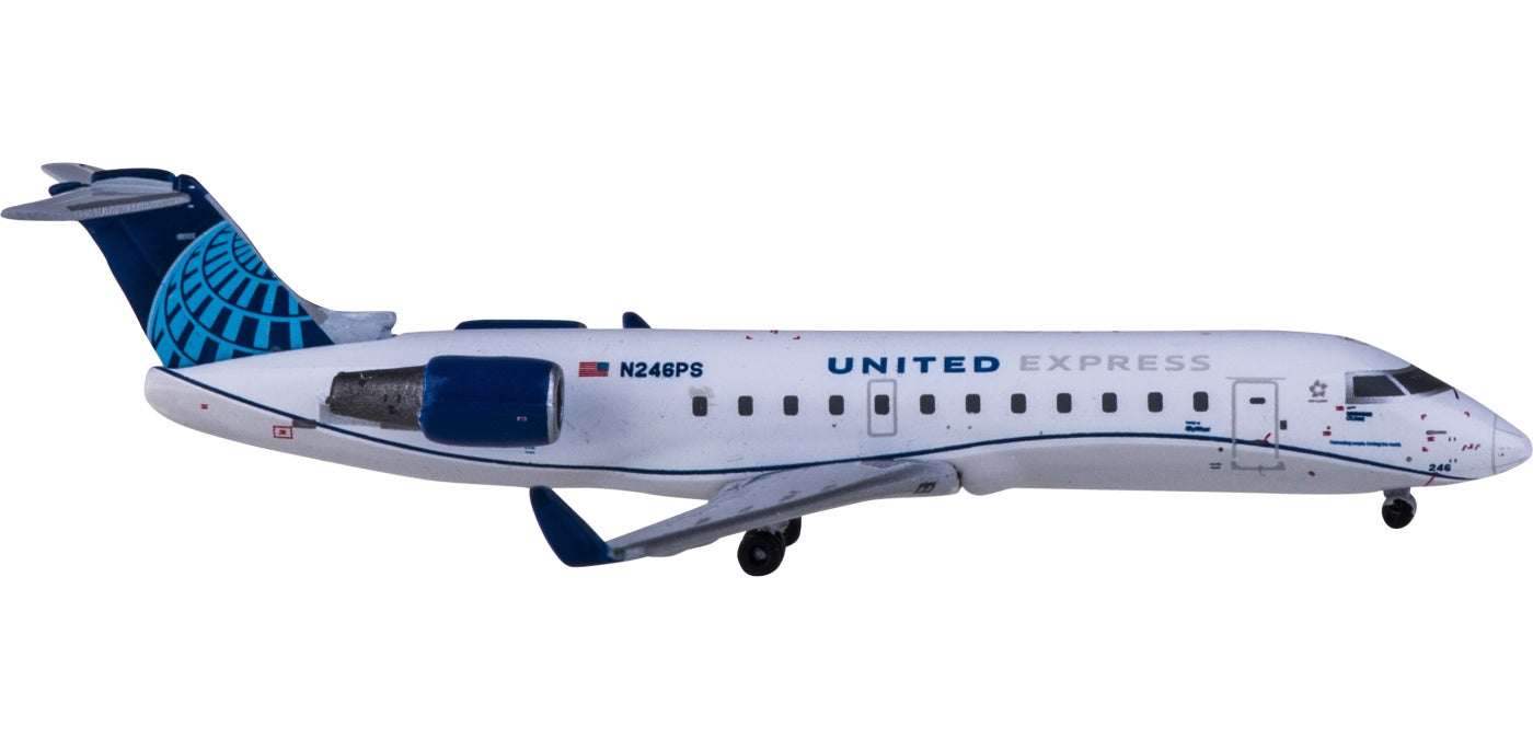 1:400 Geminijets GJUAL1966 United Airlines Bombardier CRJ200LR N246PS+Free Tractor