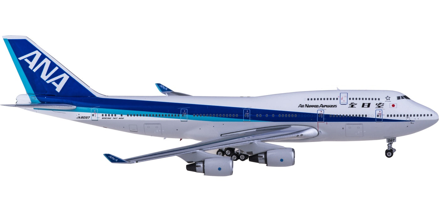 1:400 Phoenix PH04372 ANA Boeing 747-400 JA8097+Free Tractor