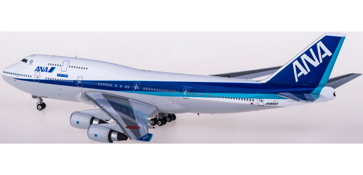 1:400 Phoenix PH04371 ANA Boeing 747-400 JA8097 Happy Flight+Free Tractor