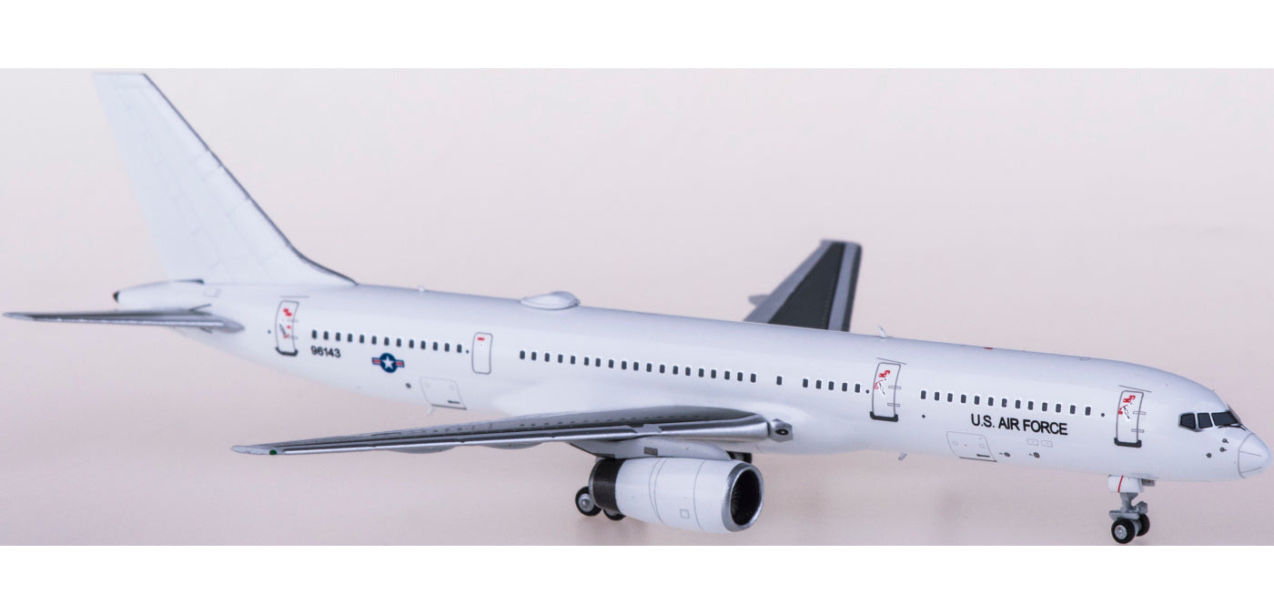 1:400 NG Models NG53167 USAF Boeing 757-200 C-32B 99-6143+Free Tractor