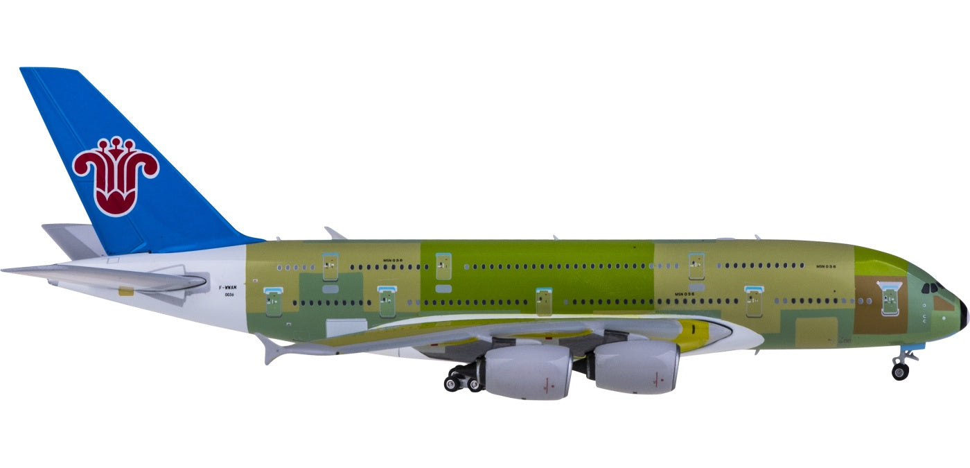 1:400 Phoenix PH11671 China Southern Airlines Airbus A380 F-WWAM+Free Tractor