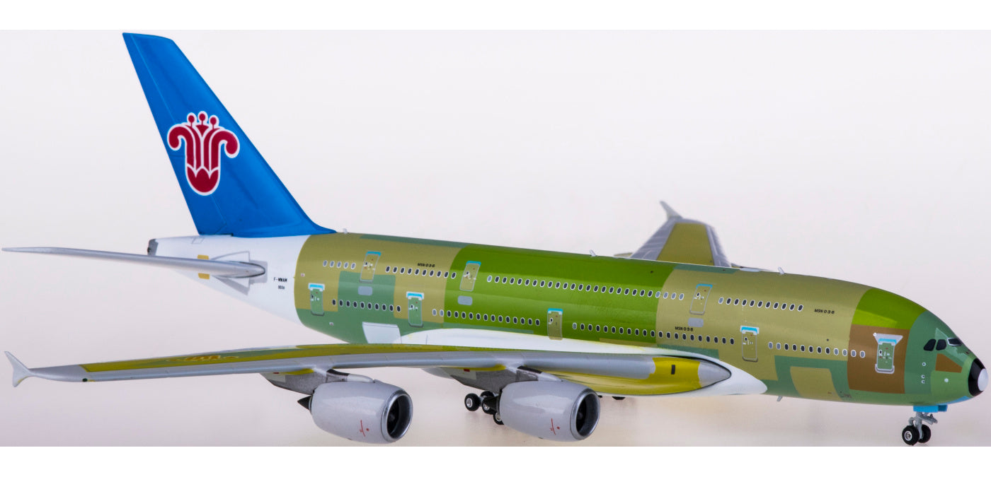 1:400 Phoenix PH11671 China Southern Airlines Airbus A380 F-WWAM+Free Tractor