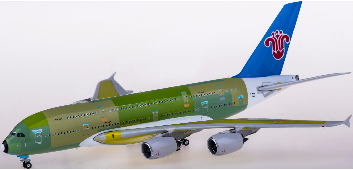 1:400 Phoenix PH11671 China Southern Airlines Airbus A380 F-WWAM+Free Tractor