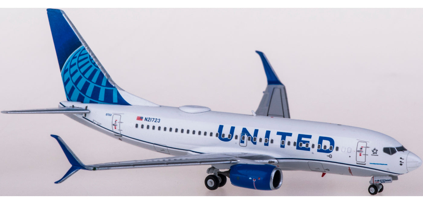 1:400 NG Models NG77003 United Airlines Boeing 737-700 N21723+Free Tractor