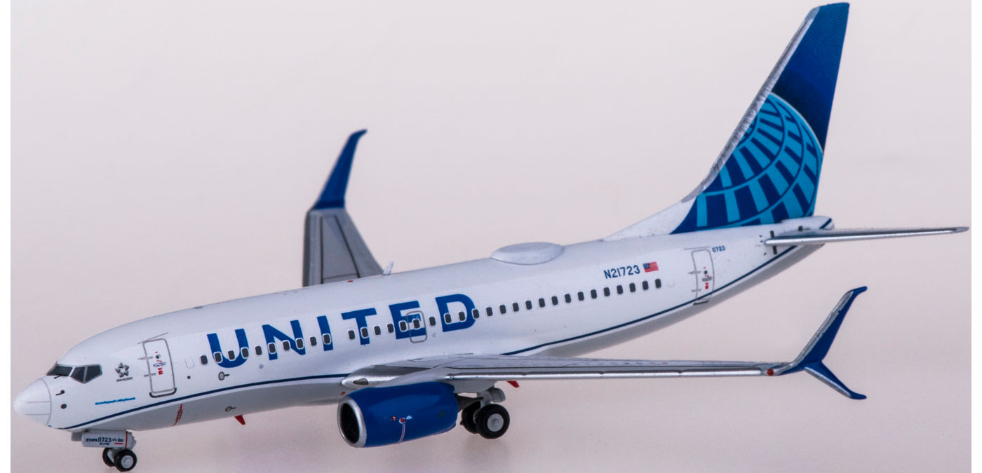 1:400 NG Models NG77003 United Airlines Boeing 737-700 N21723+Free Tractor