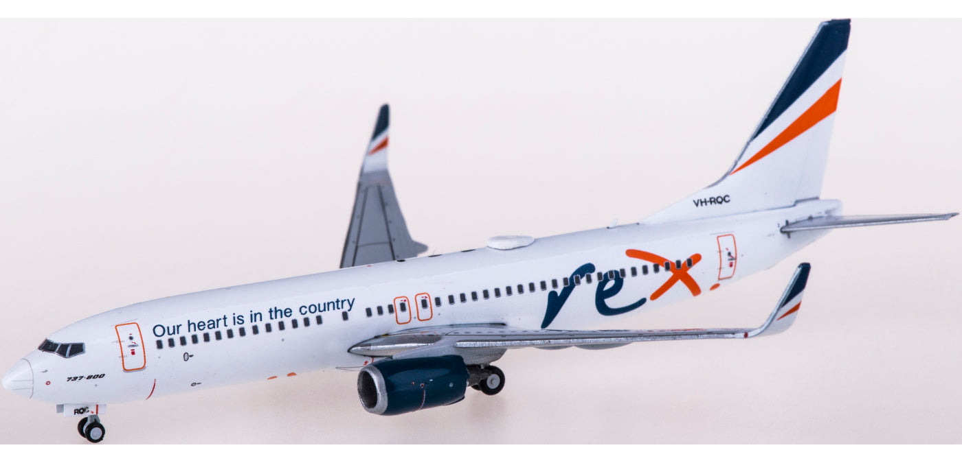 1:400 Geminijets GJRXA1985 Rex Airlines Boeing 737-800 VH-RQC +Free Tractor