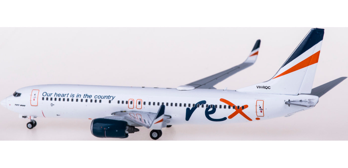 1:400 Geminijets GJRXA1985 Rex Airlines Boeing 737-800 VH-RQC +Free Tractor