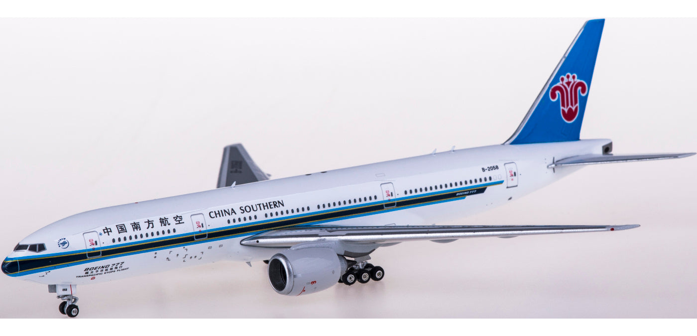 1:400 Phoenix PH11680 China Southern Airlines Boeing 777-200ER B-2058+Free Tractor