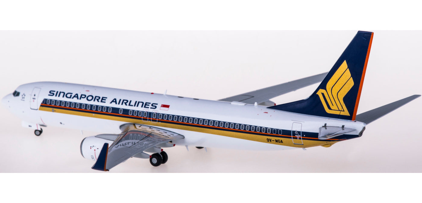 1:200 JC Wings EW2738015 Singapore Airlines Boeing 737-800 9V-MGA