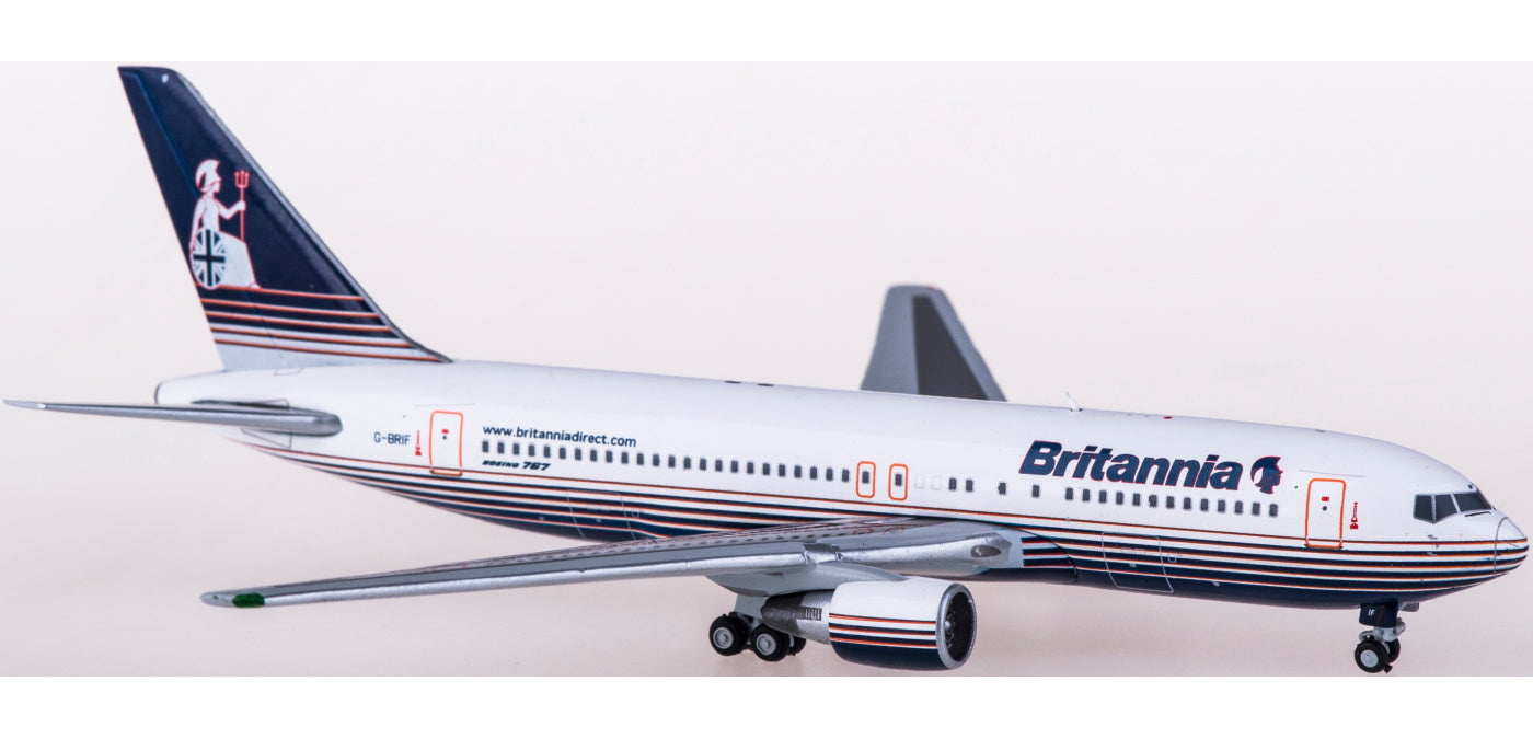 1:400 JC Wings XX4275 Britannia Boeing 767-200ER G-BRIF+Free Tractor