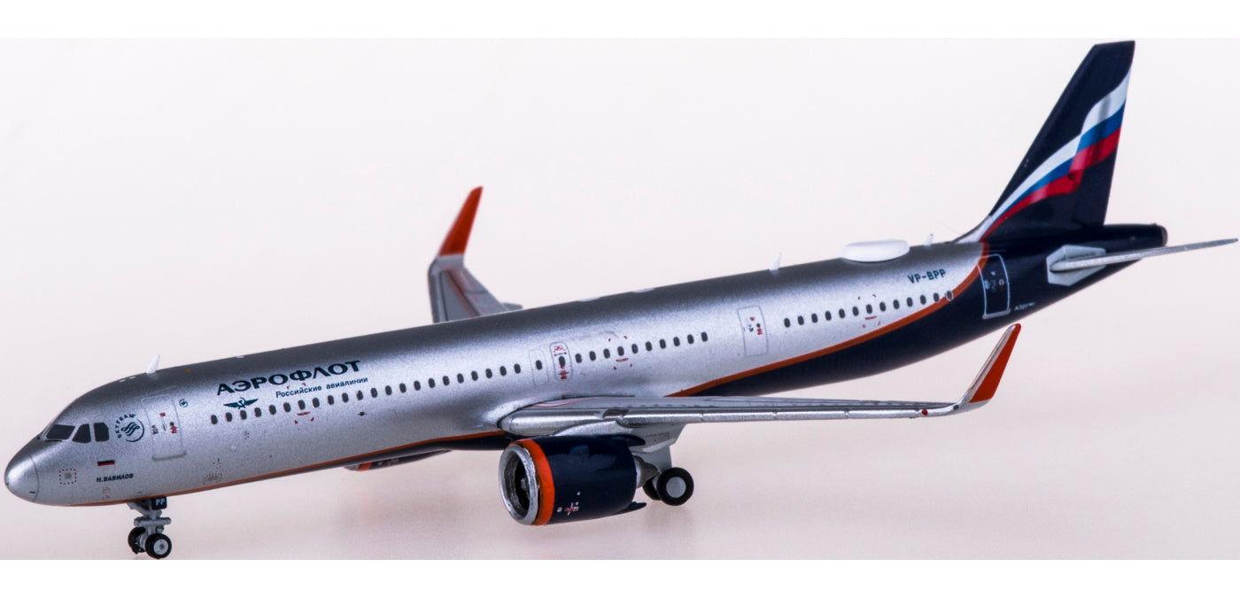 1:400 Geminijets GJAFL1987 Aeroflot Airbus A321neo VP-BPP+Free Tractor