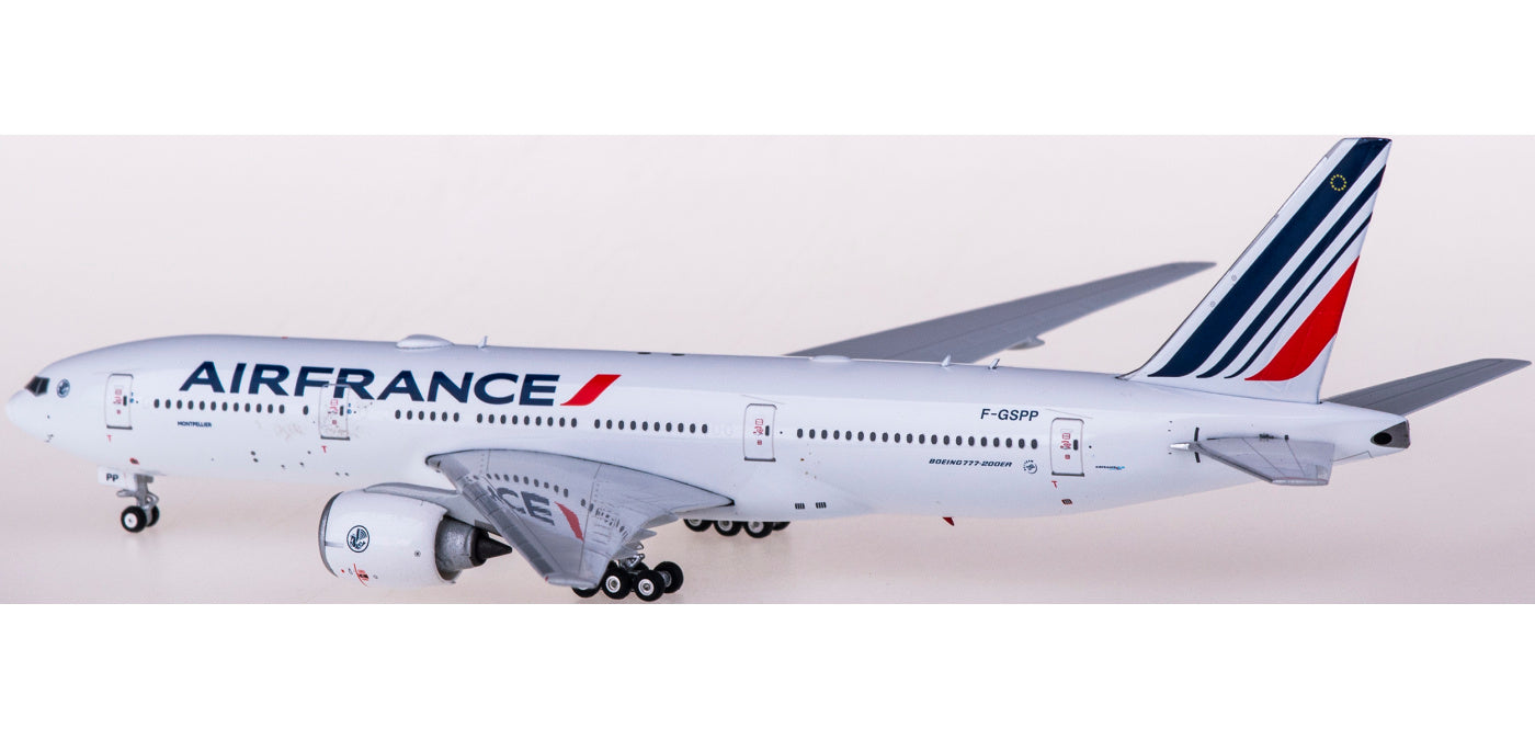 1:400 Phoenix PH04401 Air France Boeing 777-200ER F-GSPP+Free Tractor