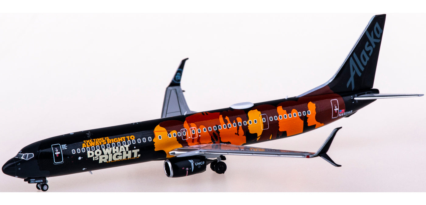 1:400 NG Models NG79003 Alaska Airlines Boeing 737-900ER N492AS+Free Tractor