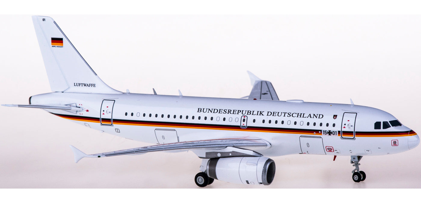 1:200 JC Wings LH2247 Luftwaffe Airbus A319 15+01