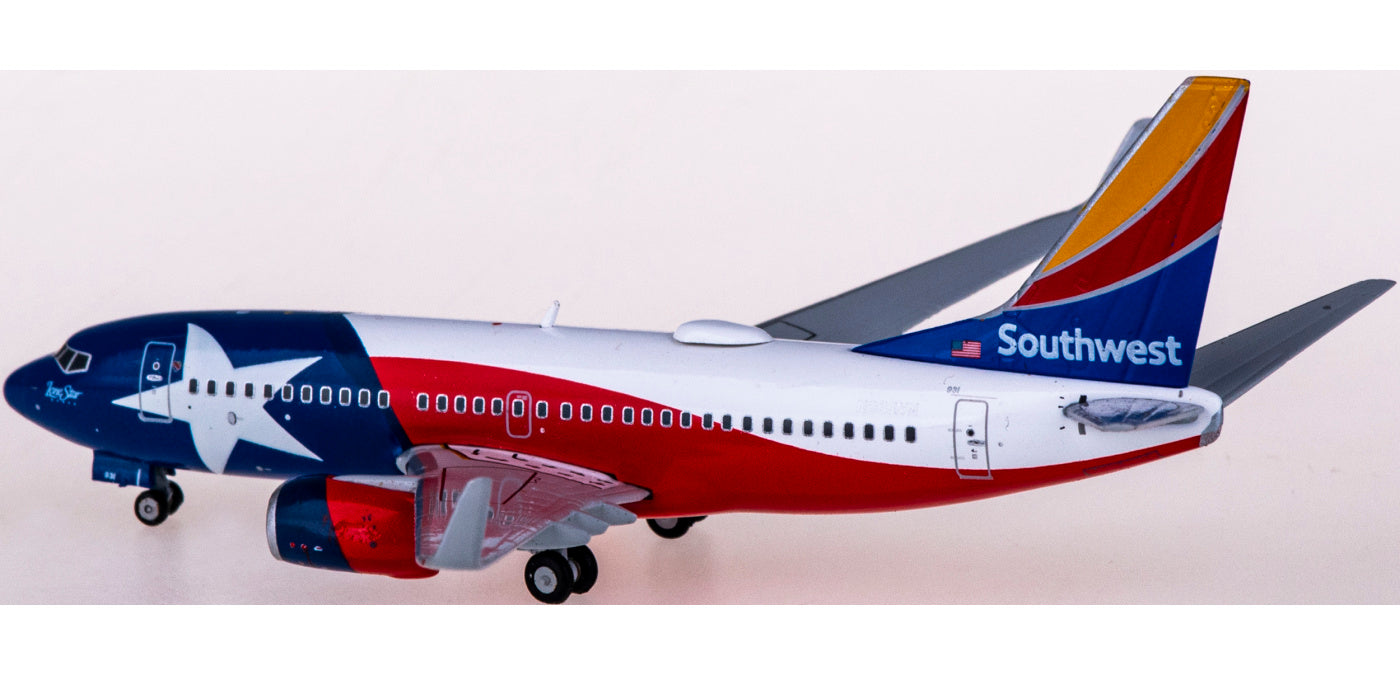 1:400 Geminijets GJSWA2019 Southwest Airlines Boeing 737-700 N931WN Lone Star One+Free Tractor