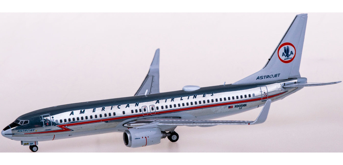 1:400 Geminijets GJAAL1973 American Airlines Boeing 737-800 N905NN Astrojet+Free Tractor