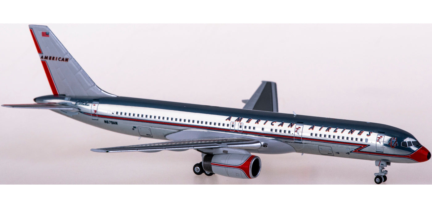 1:400 NG Models NG53175 American Airlines Boeing 757-200 N679AN+Free Tractor