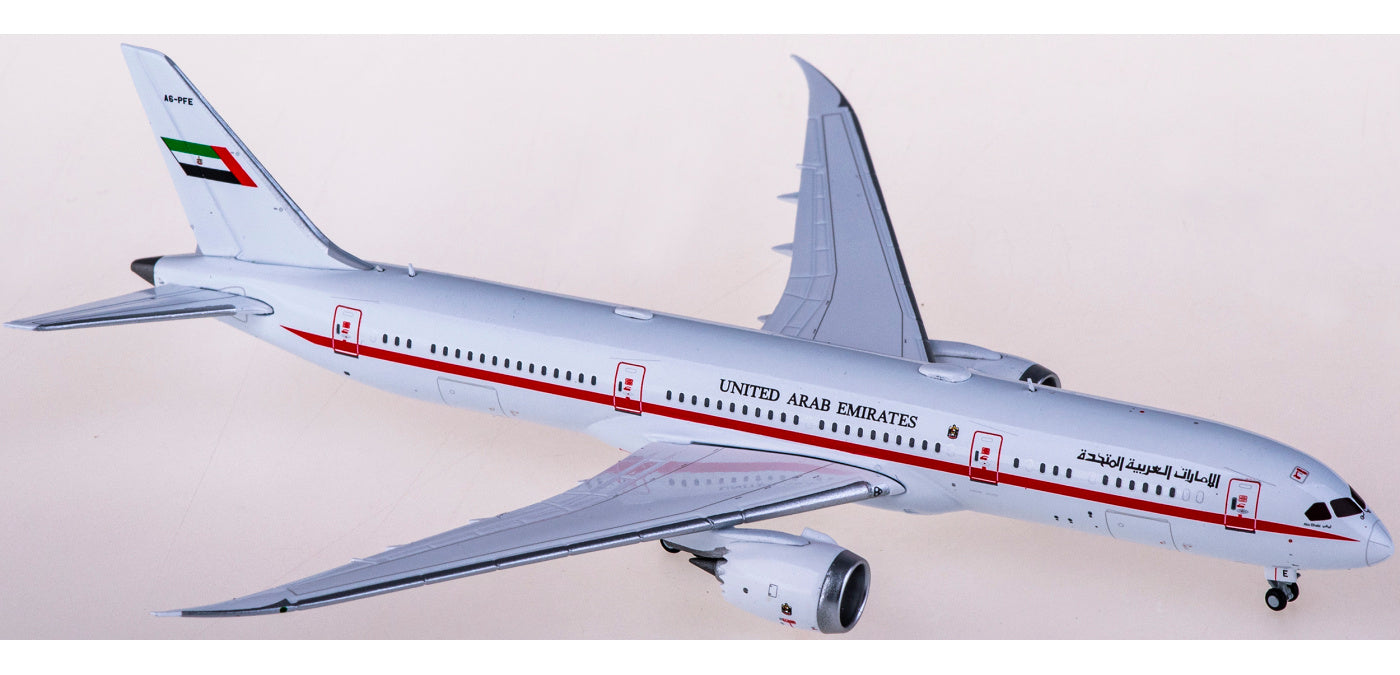 1:400 JC Wings LH4244 Abu Dhabi Amiri Flight Boeing 787-9 Dreamliner A6-PFE+Free Tractor