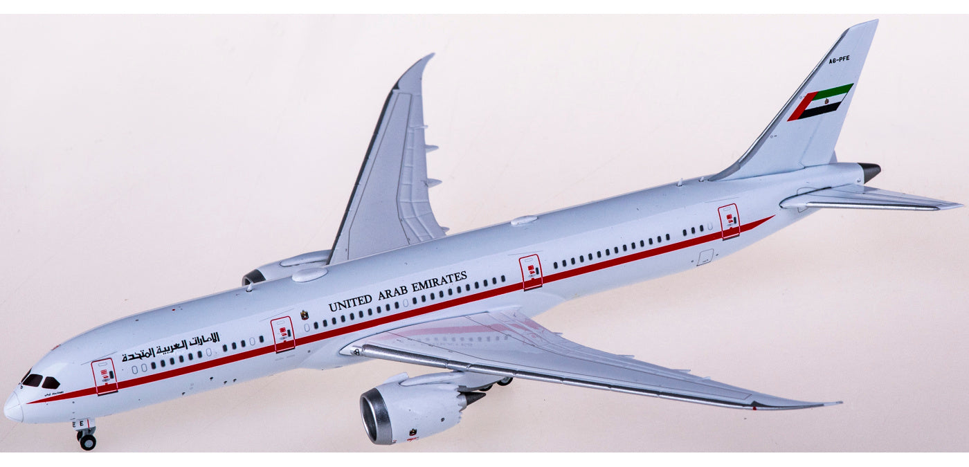 1:400 JC Wings LH4244 Abu Dhabi Amiri Flight Boeing 787-9 Dreamliner A6-PFE+Free Tractor