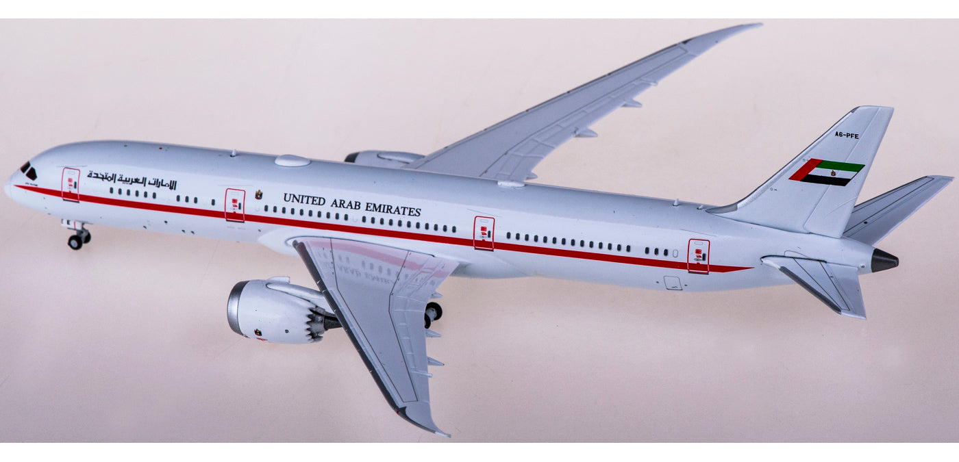 1:400 JC Wings LH4244 Abu Dhabi Amiri Flight Boeing 787-9 Dreamliner A6-PFE+Free Tractor