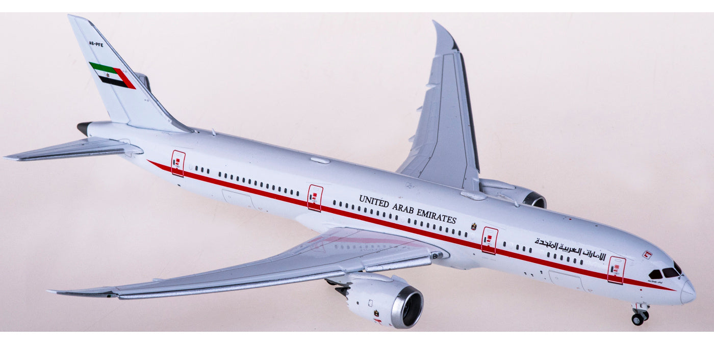 1:400 JC Wings LH4244A Abu Dhabi Amiri Flight Boeing 787-9 Dreamliner A6-PFE "Flaps Down" Aircraft Model+Free Tractor