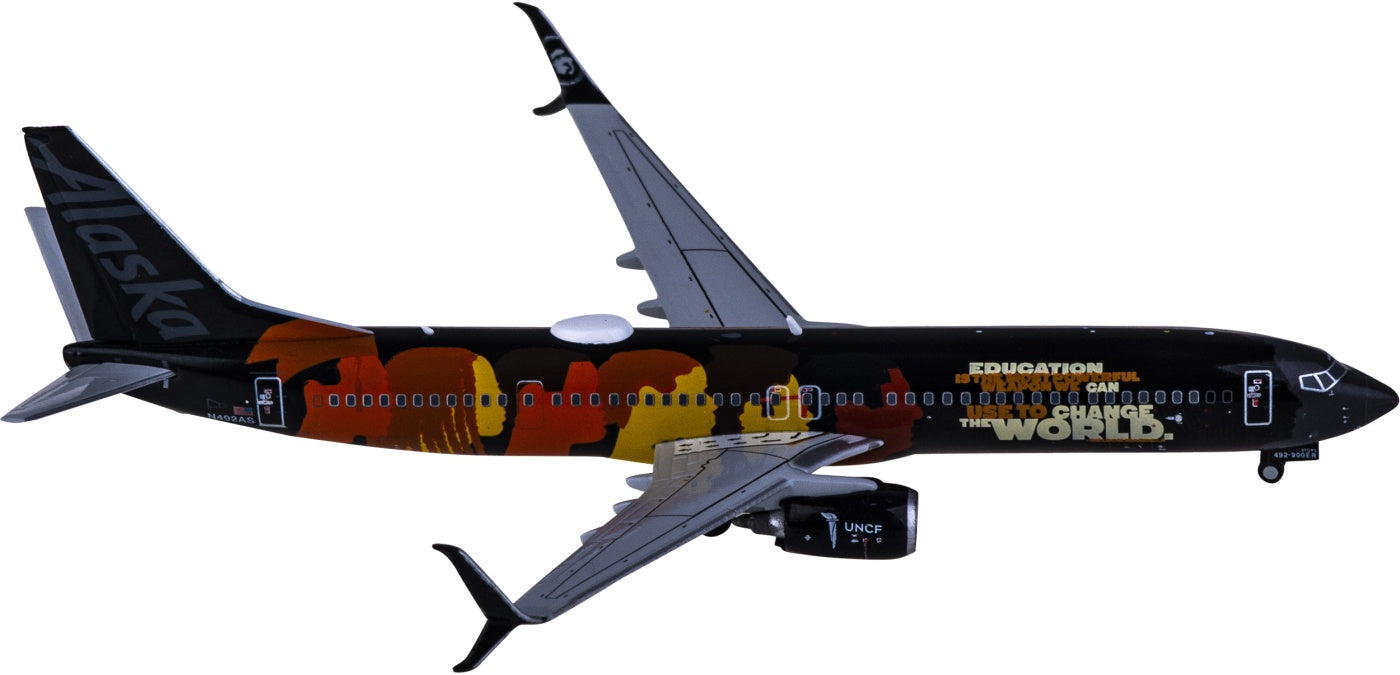 1:400 Geminijets GJASA2026 Alaska Airlines Boeing 737-900ER N492AS Our Commitment+Free Tractor